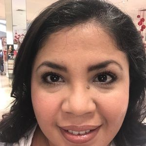 Meet your Posher, Yesenia